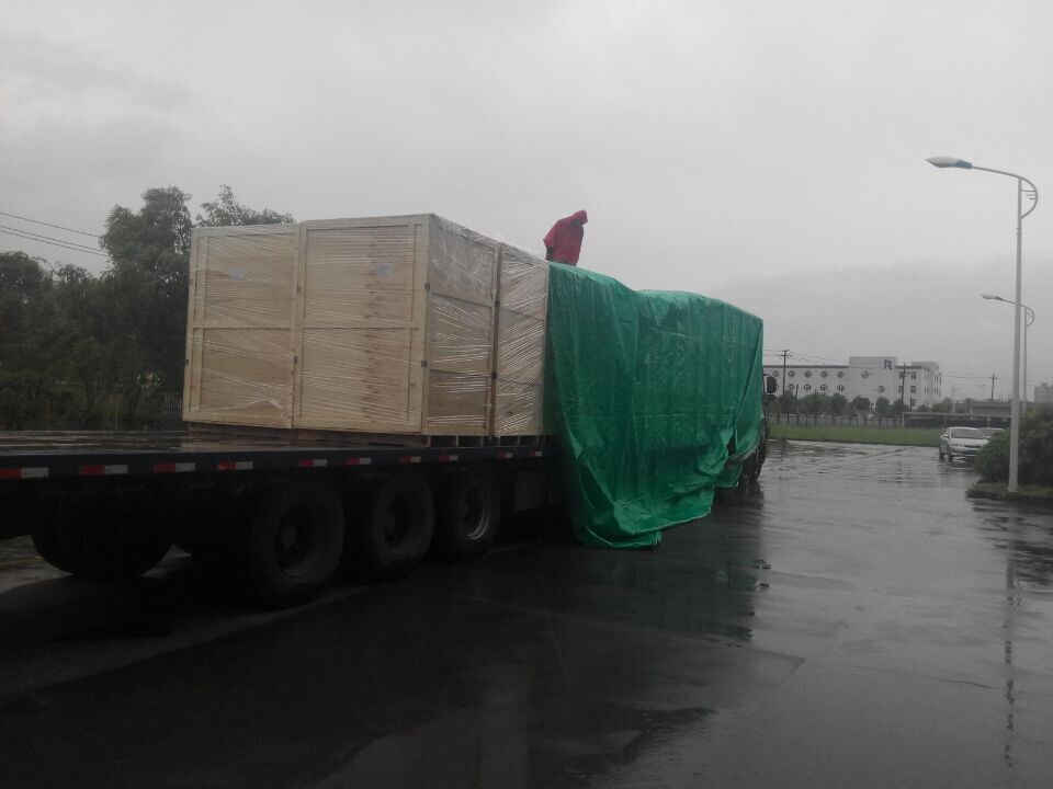 2017年6月北京創(chuàng)聯(lián)匯通電氣-雨中發(fā)貨現(xiàn)場，一直以顧客服務(wù)為較好